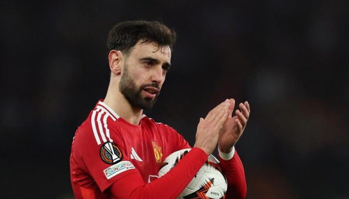 **”Bruno Fernandes ‘Bosan’ Jadi Pemain Terbaik MU, Sentil 3 Nama saat Klaim Gagal”**