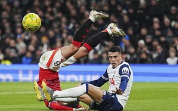 MU dan Tottenham Sama-sama Bapuk, Butuh Juara Liga Europa – Update 3