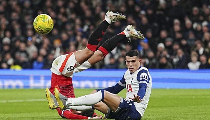 MU dan Tottenham Sama-sama Bapuk, Butuh Juara Liga Europa – Update 3