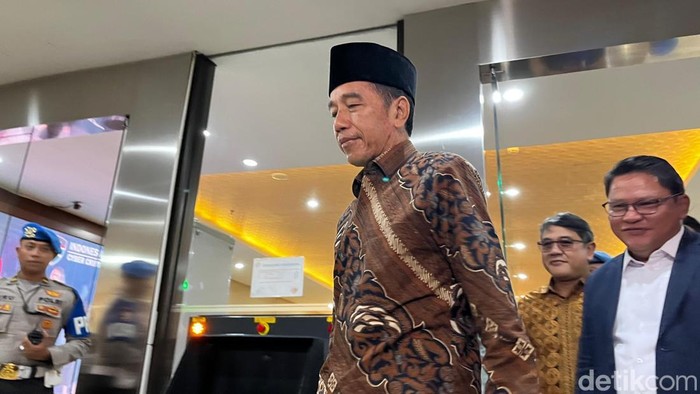 Bareskrim: Jokowi Mendaftar UGM 1980, Tapi Sejarahnya Menyembunyikan Apa?