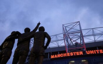 Liga Europa Gagal, MU Langsung PHK 200 Pegawai: Bencana Ekonomi di Dunia Sepak Bola