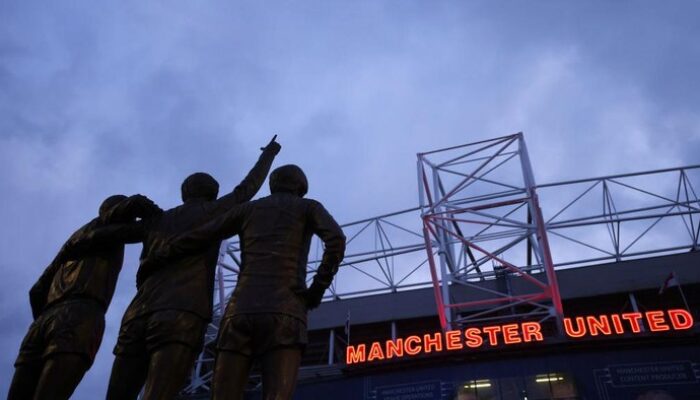 Liga Europa Gagal, MU Langsung PHK 200 Pegawai: Bencana Ekonomi di Dunia Sepak Bola