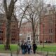 Trump Paksa Pindahkan Universitas, Mahasiswa Asing Harvard Resah