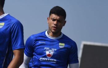 **Ciro Alves Ungkap Alasan Pergi dari Persib, Legenda Brasil Siap Angkat Bisnis Musim Depan**