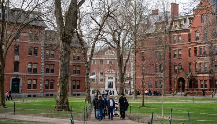 Harvard Melawan saat Trump Terus Menekan: Gugatan Menentang Larangan Mahasiswa Asing