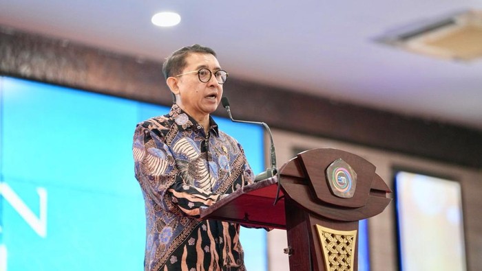 Tak Ada Lift di Borobudur, Fadli Zon Menyebut Berita Ini sebagai Hoaks!