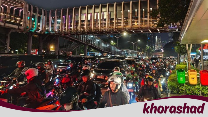 [Macet Sudirman: Ribuan Pengendara Terjebak, Solusinya Mana?]