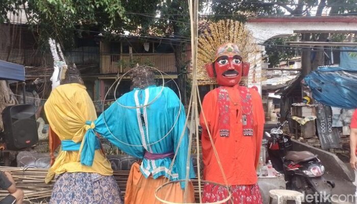 “Ondel-ondel: Wacana Pelarangan Ngamen di Jakarta, Doa untuk Budaya yang Terancam”