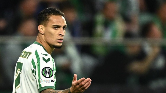 Transfer Mengejutkan! Antony Matheus Harus Kembali ke MU Setelah Waktu di Betis. #AntonyMatheus #MU #Bola