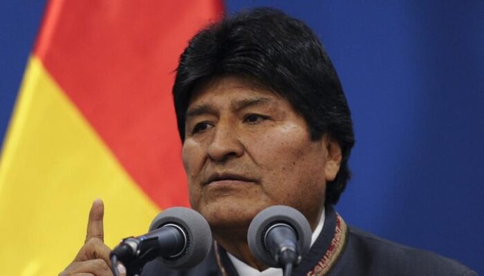 **Morales Dilarang Nyapres Lagi: Demonstran Bolivia Bentrok dengan Polisi**