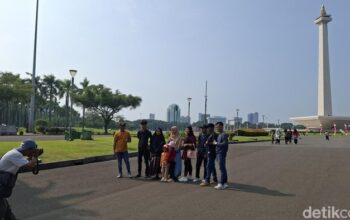 Cerita Santi dan Potret Pertamanya di Monas – Update 3