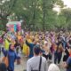 “Pengunjung TMII Seru-seruan Goyang ‘Gemu Famire’, Wisata Ditutup Hari Ini!”