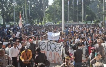 Ribuan Pedagang Bogor Long March Protes Revitalisasi Pasar, Minta Penanganan Adil