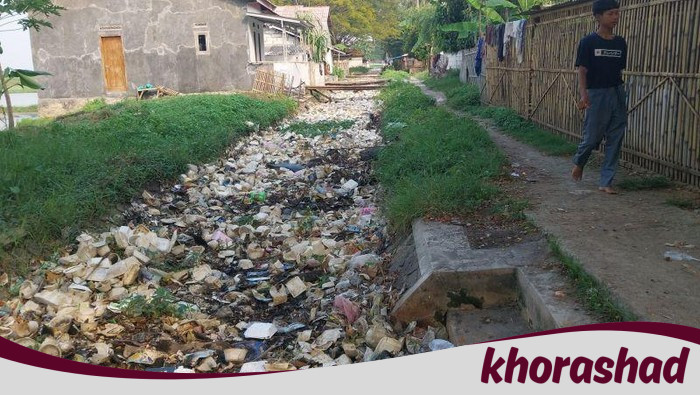 Jorok! 1 Km Irigasi di Serang Dipenuhi Sampah, Bencana Lingkungan yang Tidak Terlihat