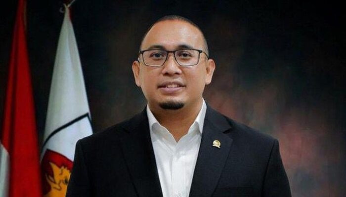 “Andre Rosiade: Gerindra Salurkan 80 Sapi Kurban di Sumbar, Ikuti Instruksi Prabowo”