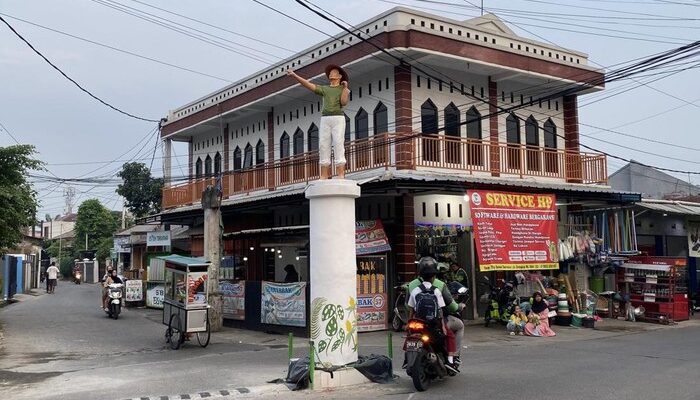“Misteri Patung Tani Depok: Dari Diduga Ditabrak hingga Penampakan Baru yang Menjelma”