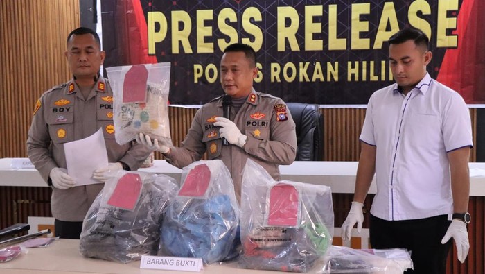 Bapa, Anak dan Adik Tersangka Pembunuhan Mandor Sawit di Rohil
