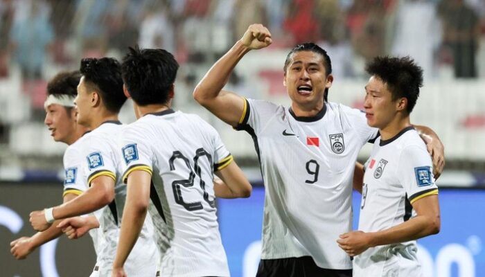 [Dipaksa Serang, Serang, Serang, Timnas China Tertunduk Saat Hadapi Indonesia di Bola!]