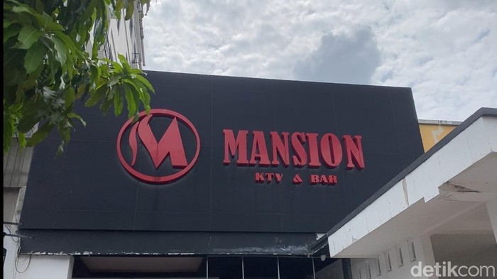 Kasus Striptis KTV Mansion Semarang: Bos Terkenal Menjadi Tersangka, Apa yang Sebenarnya Terjadi?