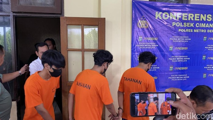 3 Pelaku Begal Bacok Kurir di Depok Ditangkap, Sudah Beraksi di 6 Lokasi - Update 3