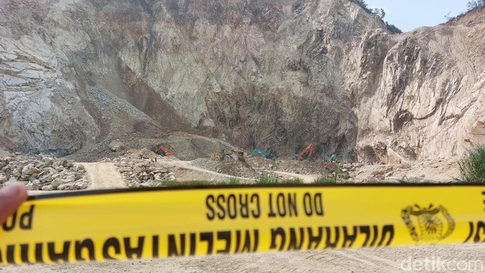 Korban Longsor Gunung Kuda Cirebon Hilang Ditelan, Pencarian Dihentikan karena Tebing Bergeser!