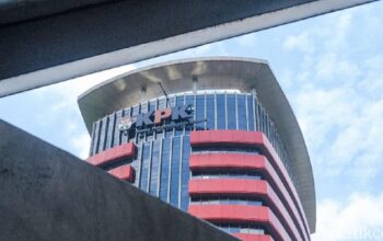 KPK Sita 8 Tersangka Suap Izin TKA Kemnaker, Mantan Dirjen di Bawah Pagar!