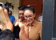 Nikita Mirzani: Dari “Sapaan” Hingga “Ketemu” di Pengadilan, Cerita Apa?