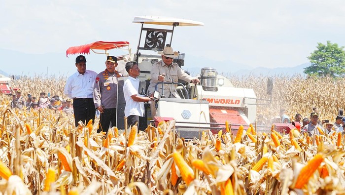 Dukungan Kapolri bagi Visi Swasembada Pangan Prabowo: 18 Gudang Jagung Sebagai Langkah Nyata!