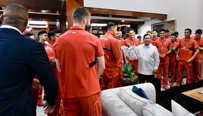 Timnas Bawa Pulang Kado dari Prabowo, Hubner Unggah Jam Tangan Rolex – Update 3