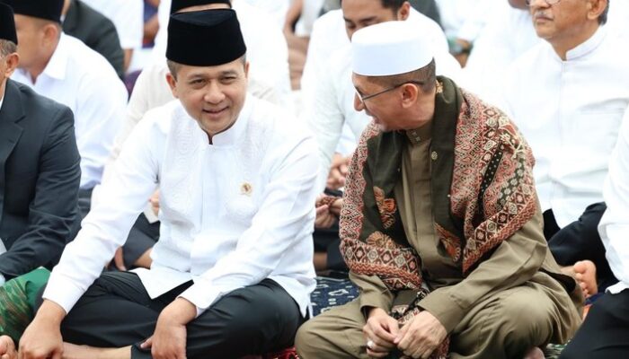 Prabowo Berbagi 2 Sapi Kurban, Mentrans Salat Idul Adha di Palolo Penuh Makna