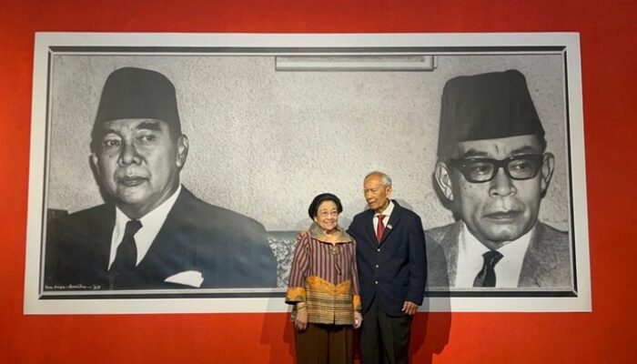 Megawati dan Guntur Soekarnoputra Susuri Sejarah dalam Pameran Foto: Tren Kebangsaan yang Kembali Muncul