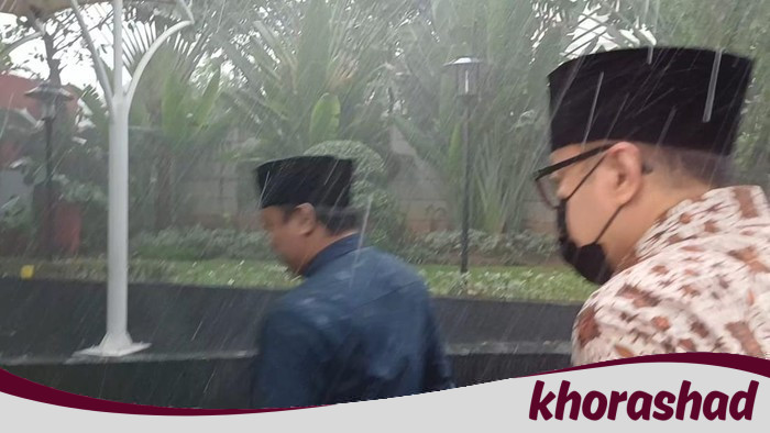 Hujan Deras Tak Lindungi Eks Pejabat Pajak Tersangka KPK, Pertanyaan Besar Menyertainya