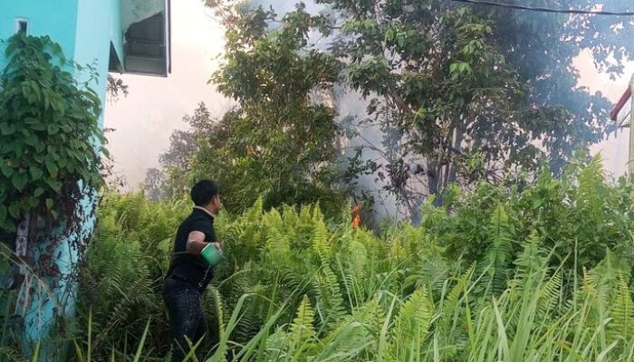 “2 Ha Lahan di Kampar Terbakar: Api Merenggut Rumah, Pelaku Tertangkap”