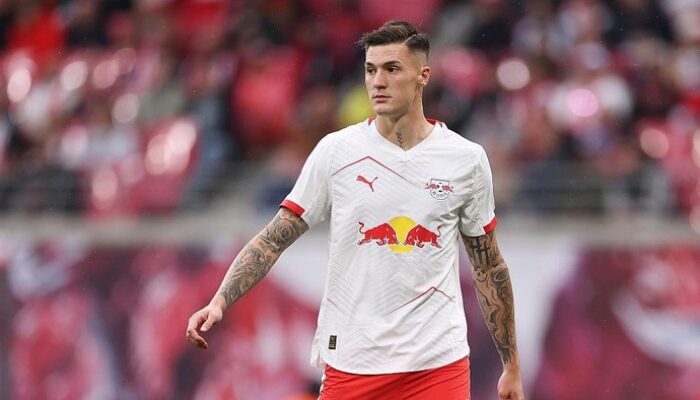 “Watkins Atau Sesko, Man United Harus Pilih Striker Mana?”