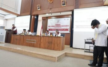 **Menitikkan Emosi, Gus Ipul dan Kisah Guru yang Mengubah Hari-Hari Anak Kurang Mampu**