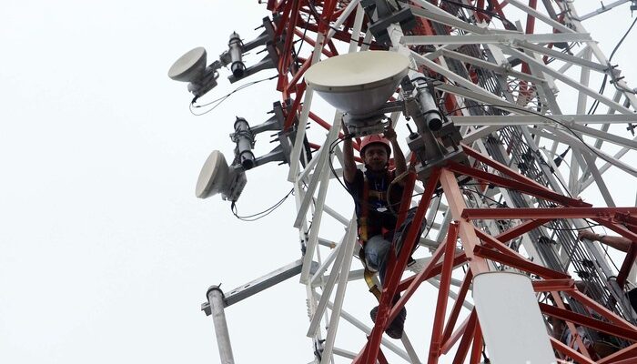 Perang melawan Rentenir: Komdigi Hadirkan Infrastruktur Digital