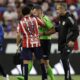 Wasit Ini Ditarik Keluar Akibat Cedera, Baru 7 Menit di Lapangan – Update 1
