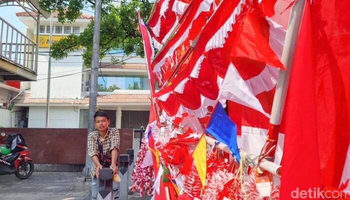 5 Meter Bendera dalam 3 Hari: Kisah Pedagang Jaktim yang Membuat Heboh!