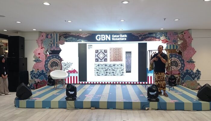 Dukung Perekonomian Masyarakat dengan Membeli Wastra Nusantara