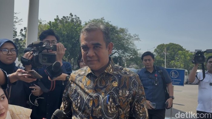 Dukungan PDIP untuk Prabowo: Muzani Bersyukur, Tapi Apa yang Sebenarnya Terjadi di Balik Layar?