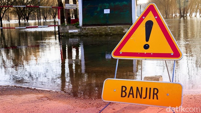 Banjir Menerjang 12 RT di Jaktim, Kali Ciliwung Lagi-Lagi Menyebabkan Bencana