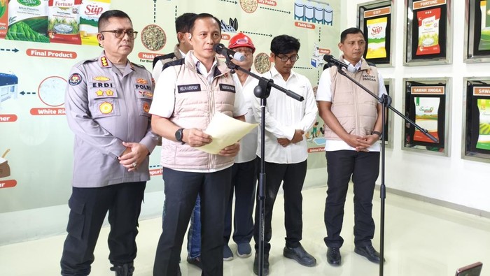 Hasil Rekonstruksi Satgas Pangan di PT PIM: Masih Temukan Butiran Beras Pecah - Alternatif 2