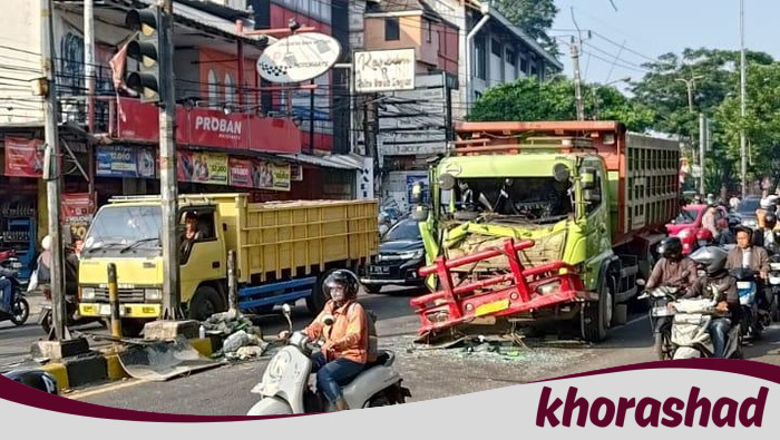 **Kemacetan Mengerikan di Ciputat, Truk Terlibat Kecelakaan, Dampak Sampai Exit Tol Pamulang!**
