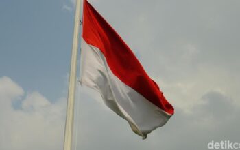 Simak! Tata Cara Pengibaran Bendera Merah Putih yang Benar: Apakah Anda Melakukannya dengan Benar?