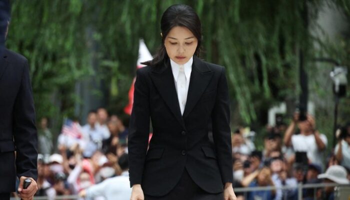 Mantan Ibu Negara Korsel Segera Susul Suami di Tahanan – Update 2