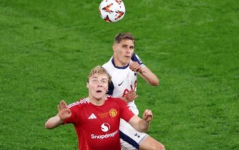 “AC Milan Taruh Nama di Rasmus Hojlund, Bisakah Berhasil?”