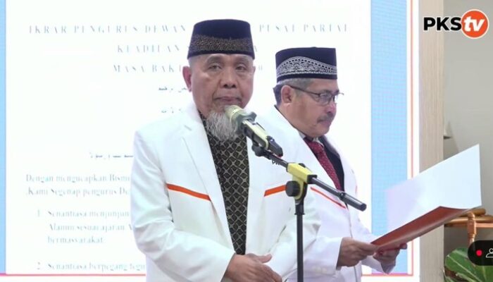PKS Umunkan Dewan Syariah Pusat, Ini Daftar Lengkapnya yang Mengejutkan!