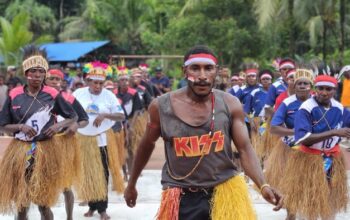 Warga Ayuka & Tipuka Melelehkan Hati dengan Lomba Tari Seka di HUT ke-80 RI