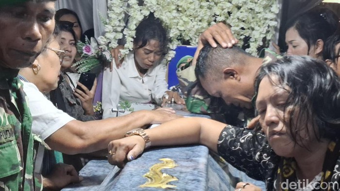 Tangis Ortu Jelang Pemakaman Prada Lucky: Kami Tak Sanggup - Update 1