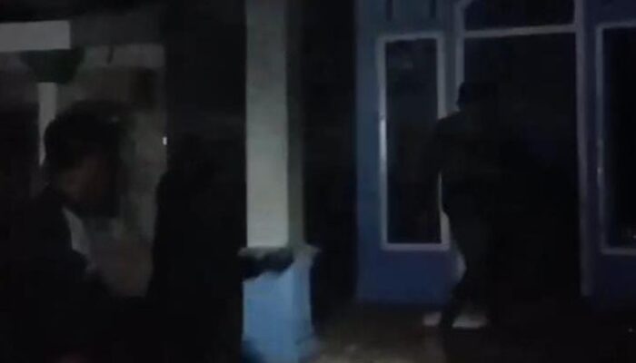 Tragedi Bocah 7 Tahun di Pasuruan: Warga Rusak Rumah Terduga Pembunuh, Apakah Ini Solusi atau Perpecahan?